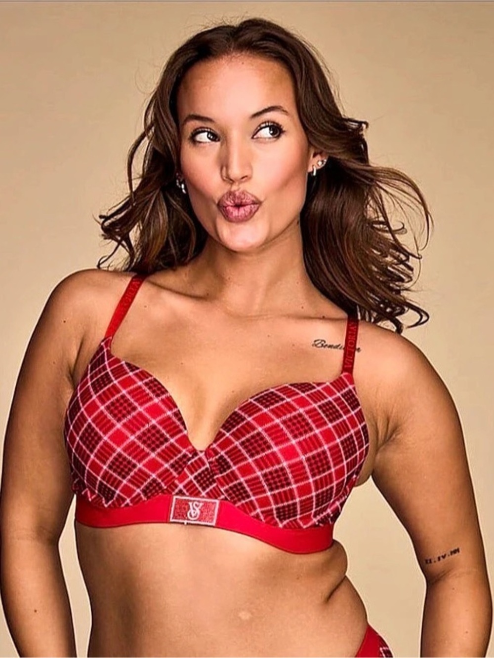 Victoria's Secret Shine Strap Plunge Bra Red Plaid